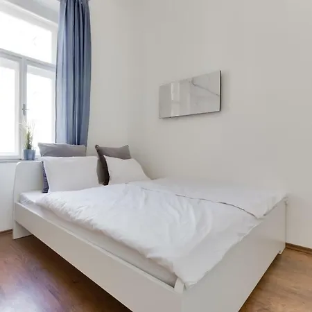 Jt's Benatska Str. Appartement